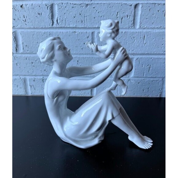Kaiser West Germany Bisque Porcelain Mother Holding Child Figurine Signed & 398 - Picture 8 of 15
